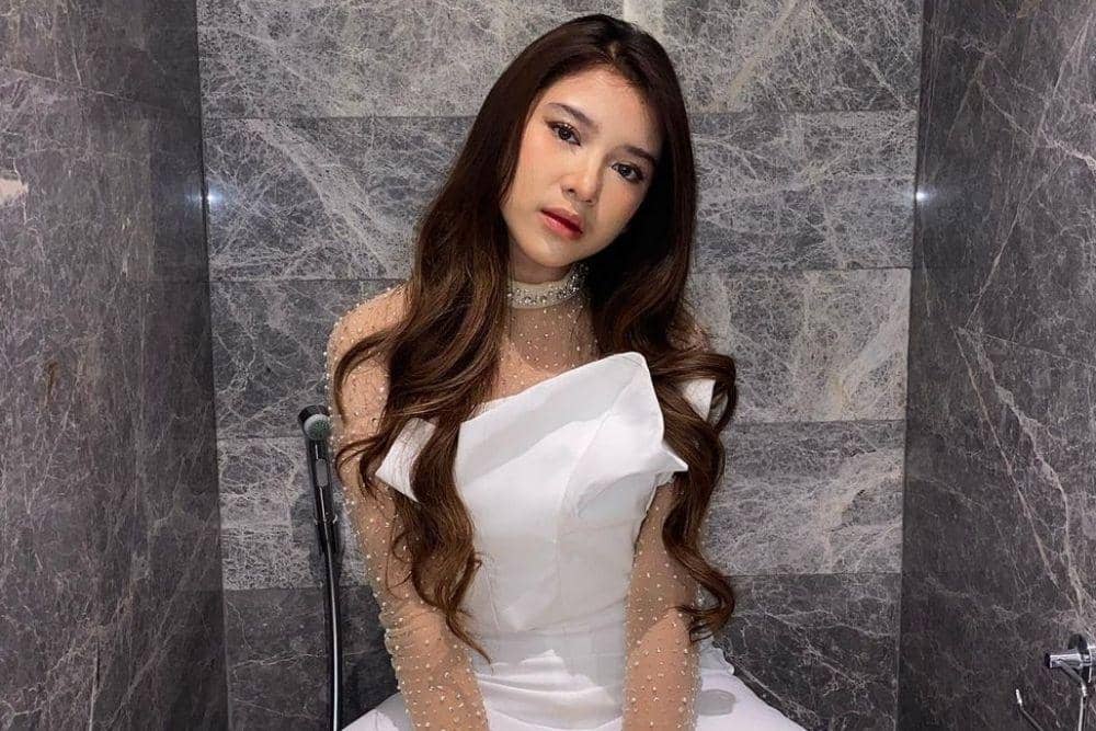 instagram.com/tiaraandini