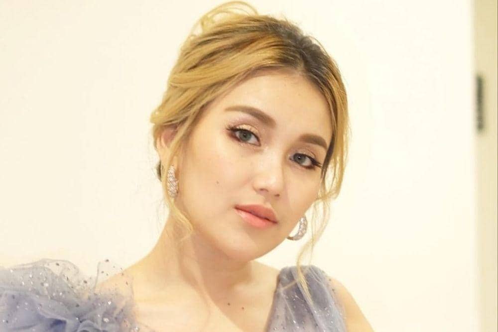 instagram.com/ayutingting92