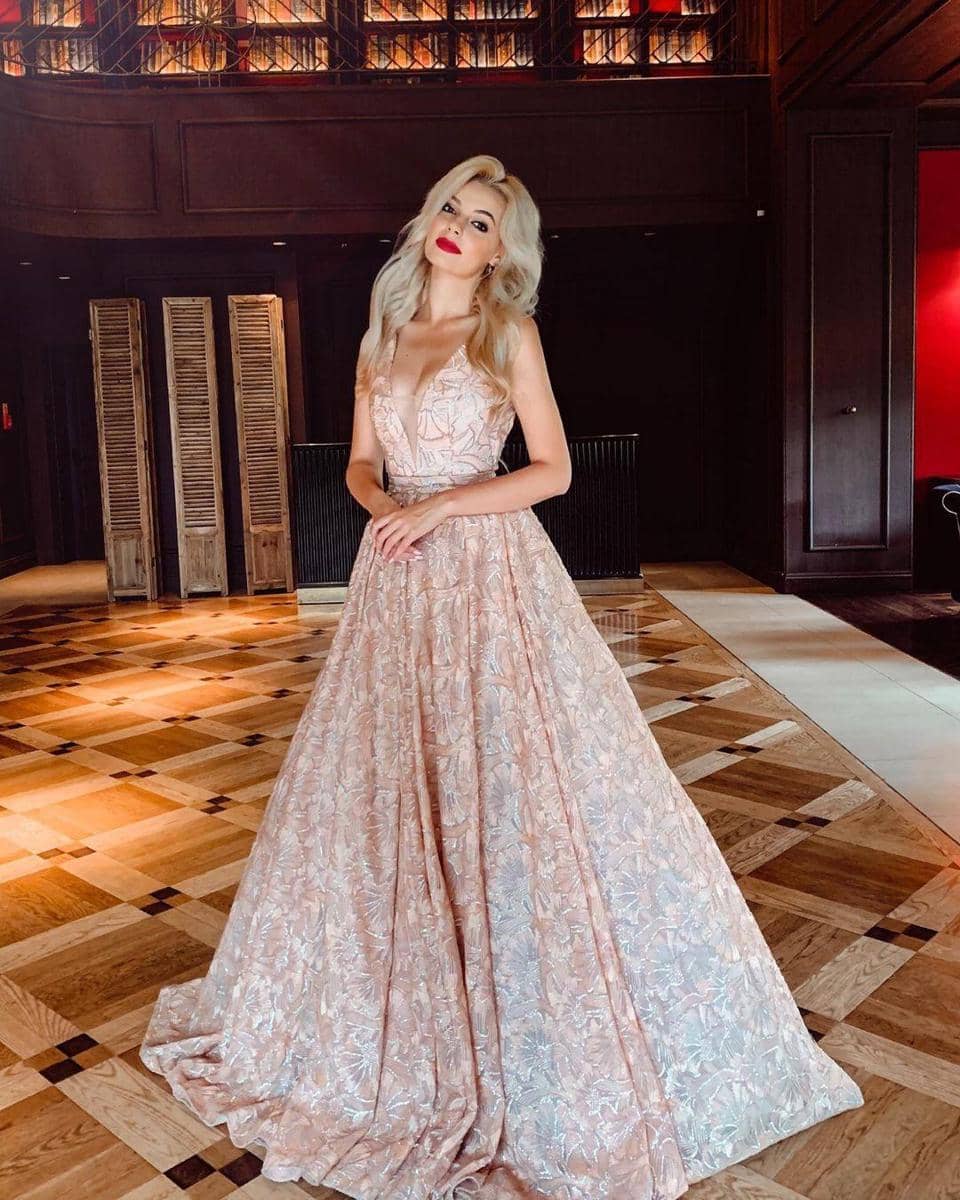 instagram.com/karolinabielawska