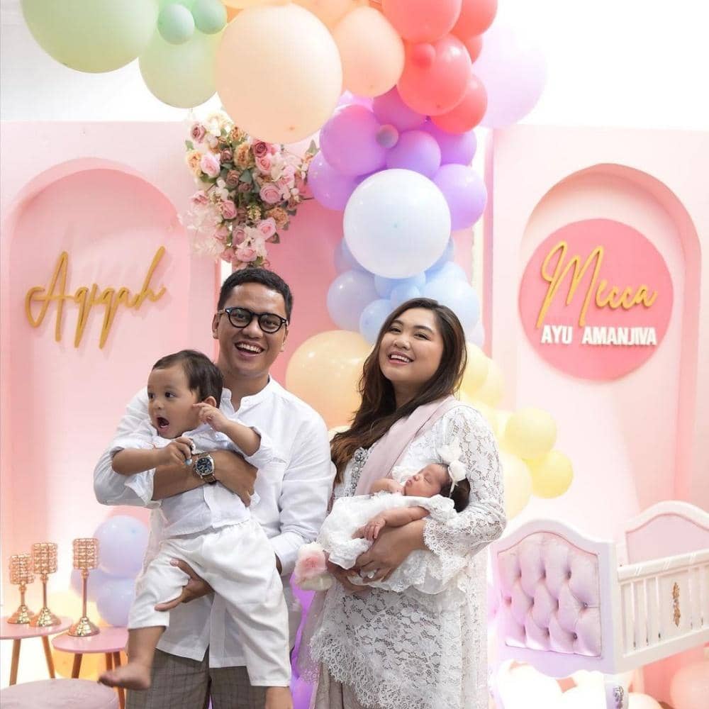 Instagram.com/tiarapangestika