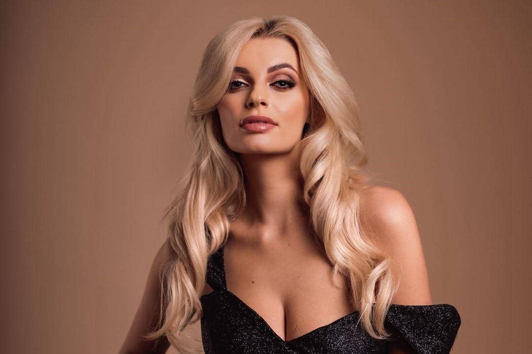 instagram.com/karolinabielawska