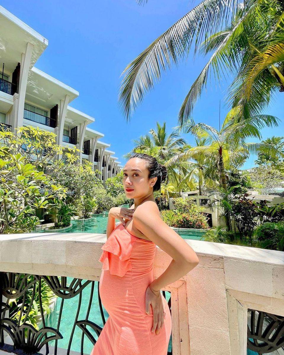 instagram.com/dea_ananda