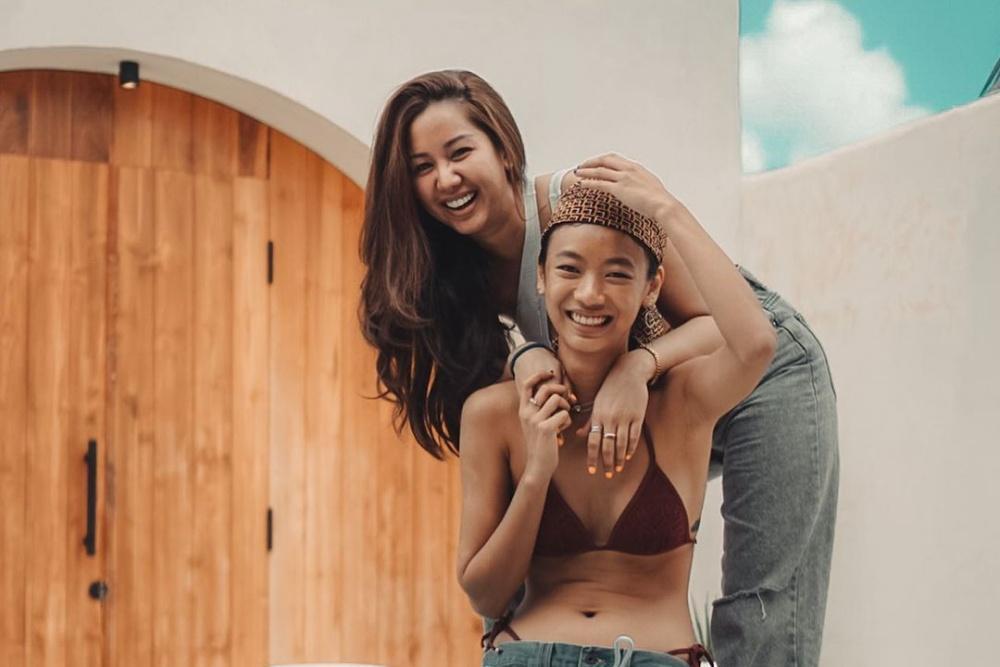 Suka Sesama Jenis, 10 Potret Gaya Pacaran Chika Kinsky dan Yumi Kwandy