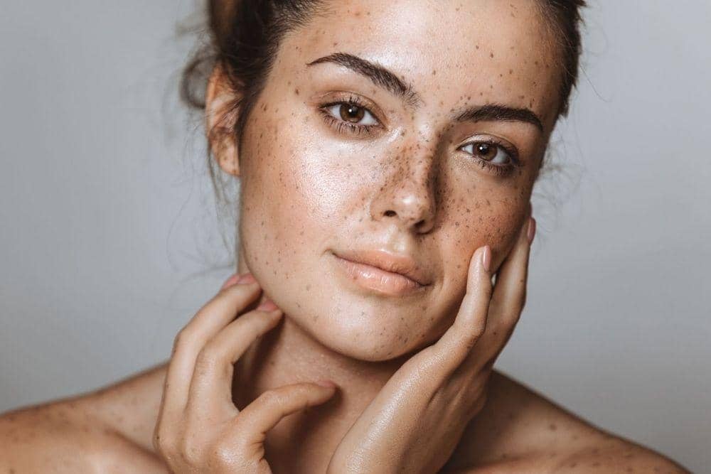 Tips Eksfoliasi Sesuai dengan Jenis Kulit/ byrdie.com