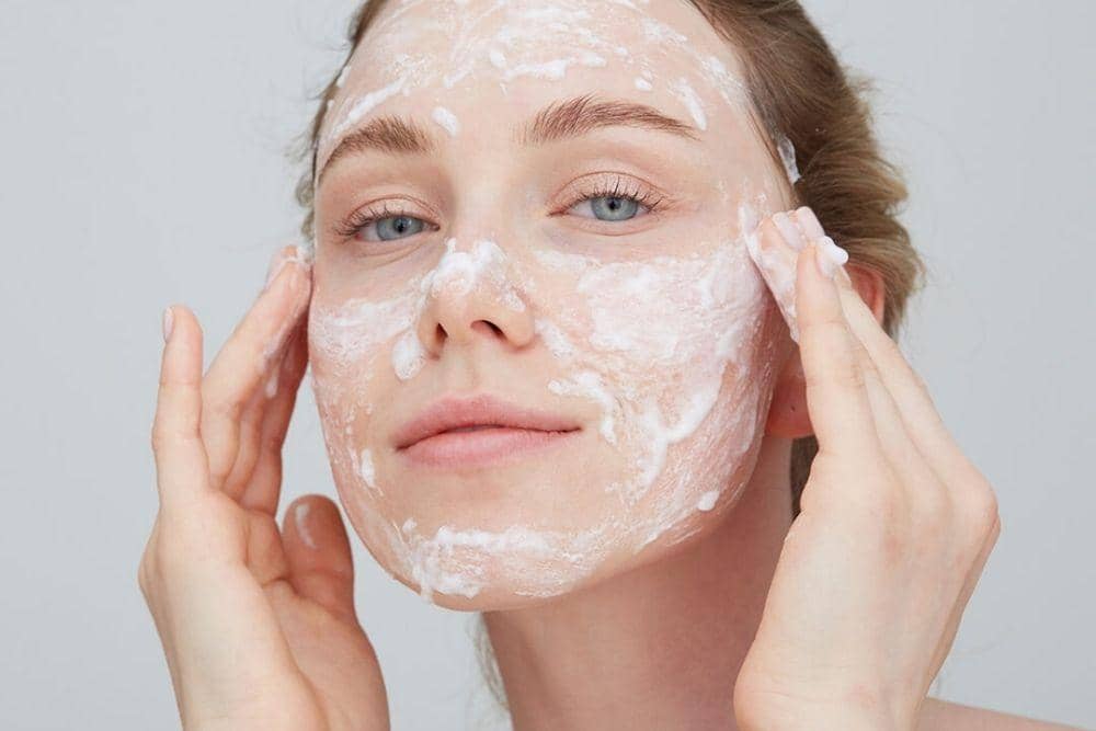 Tips Eksfoliasi Sesuai dengan Jenis Kulit, ipsy.com