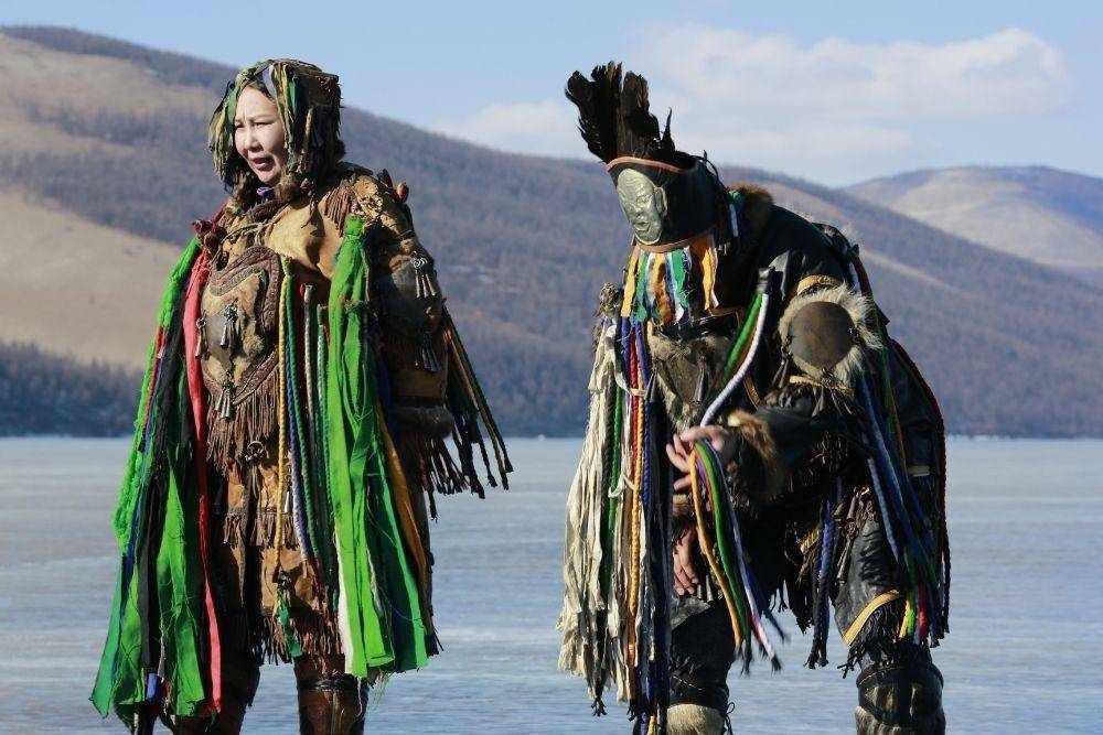 Bukan Cuma di Indonesia, 8 Negara Ini Juga Percaya Dukun atau Shaman