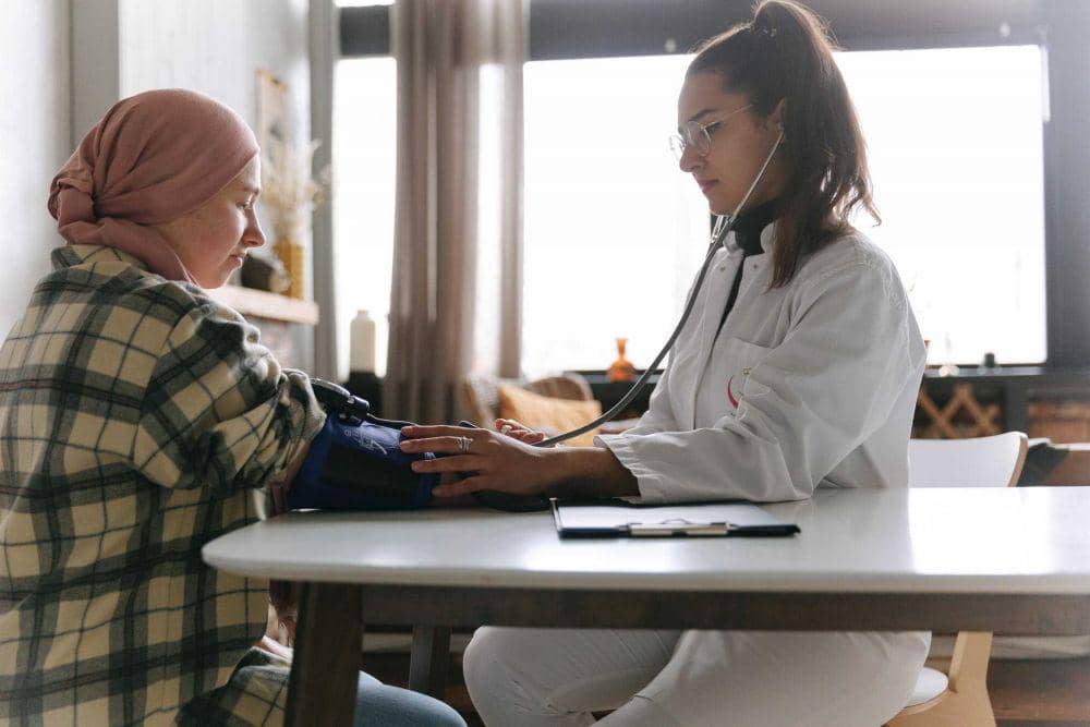 ilustrasi periksa ke dokter (pexels.com/Thridman)