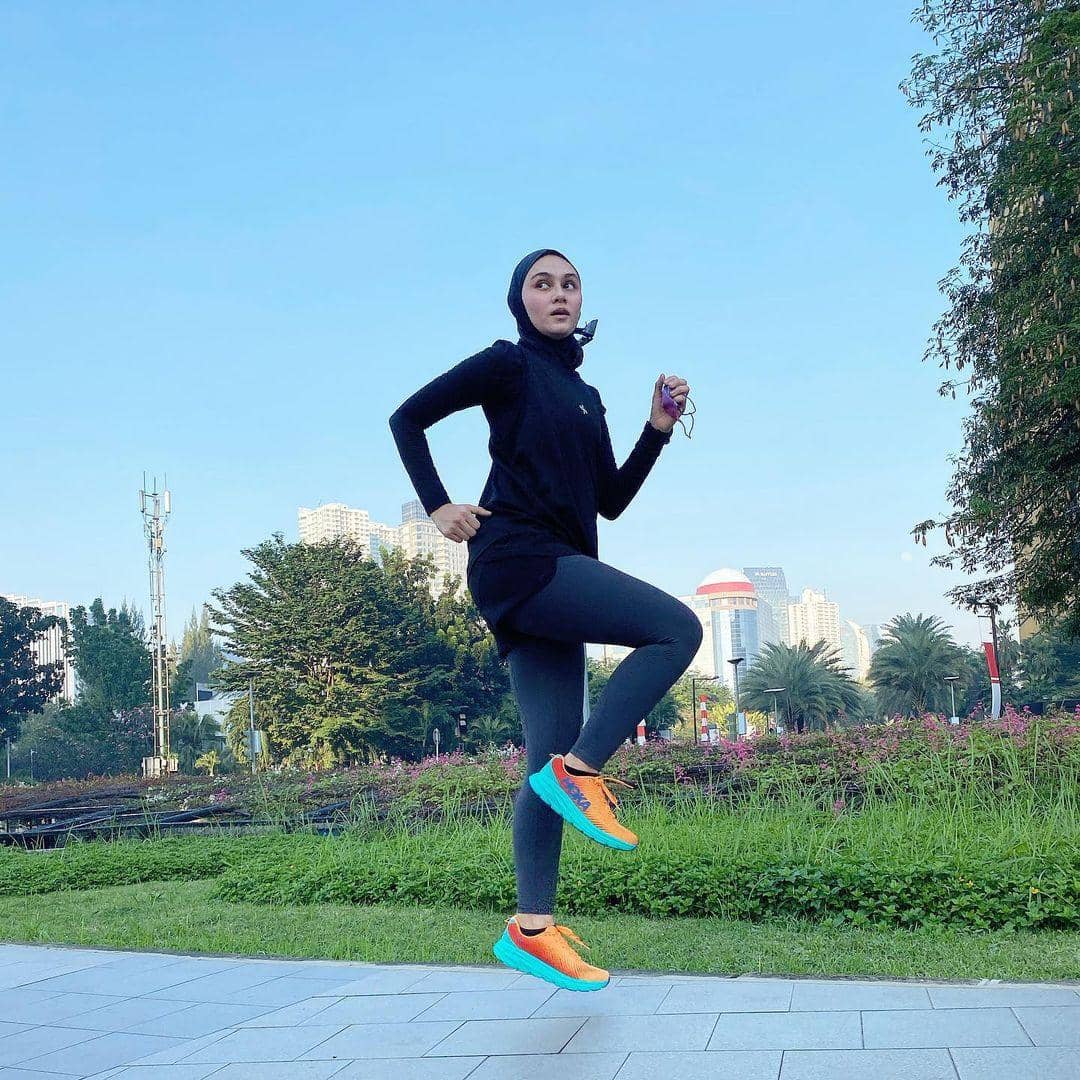 instagram.com/zeezeeshahab