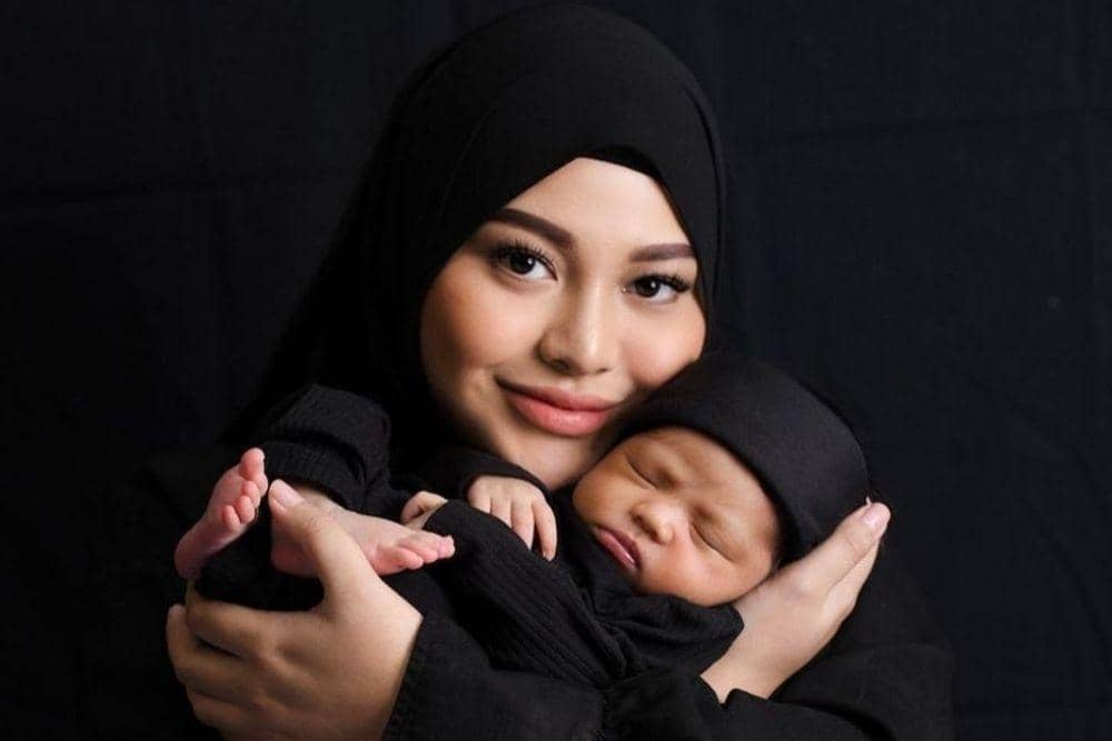 instagram.com/aurelie.hermansyah