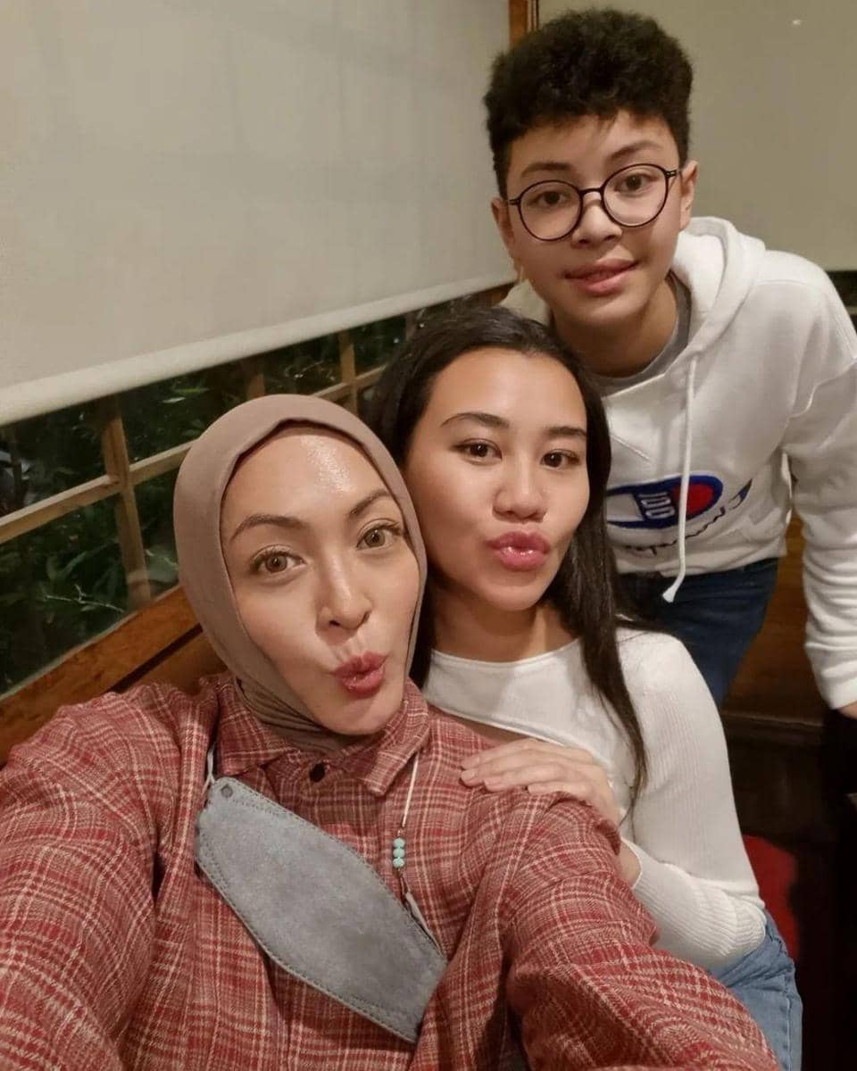 Instagram.com/angelinasondakh09