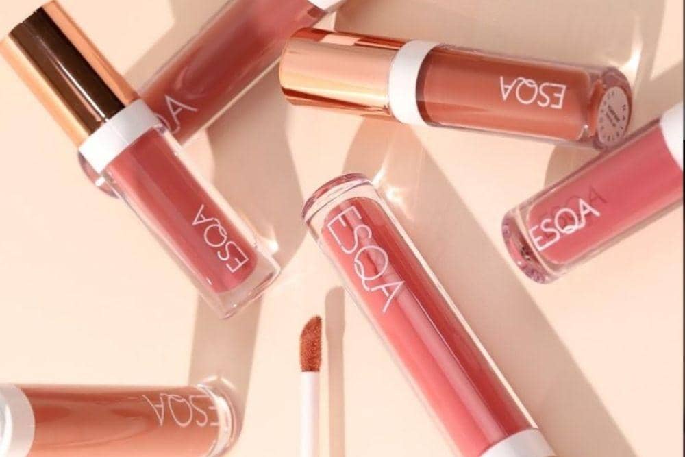 instagram.com/esqacosmetics