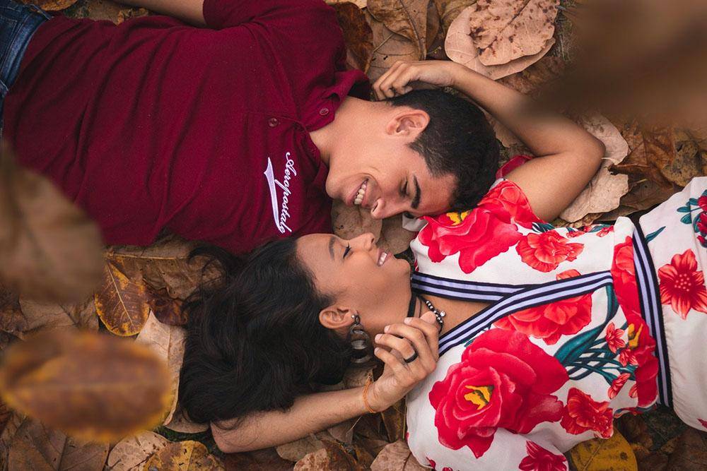 5 Pasangan Zodiak yang Bertolak Belakang, Tapi Bisa Sangat Cocok