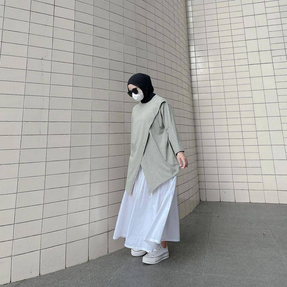 OOTD hijab nuansa sage green (instagram.com/dima.hf)