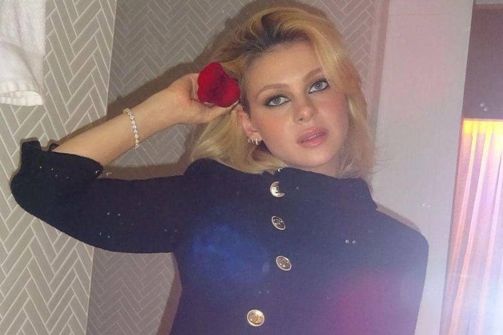 instagram.com/nicolaannepeltz