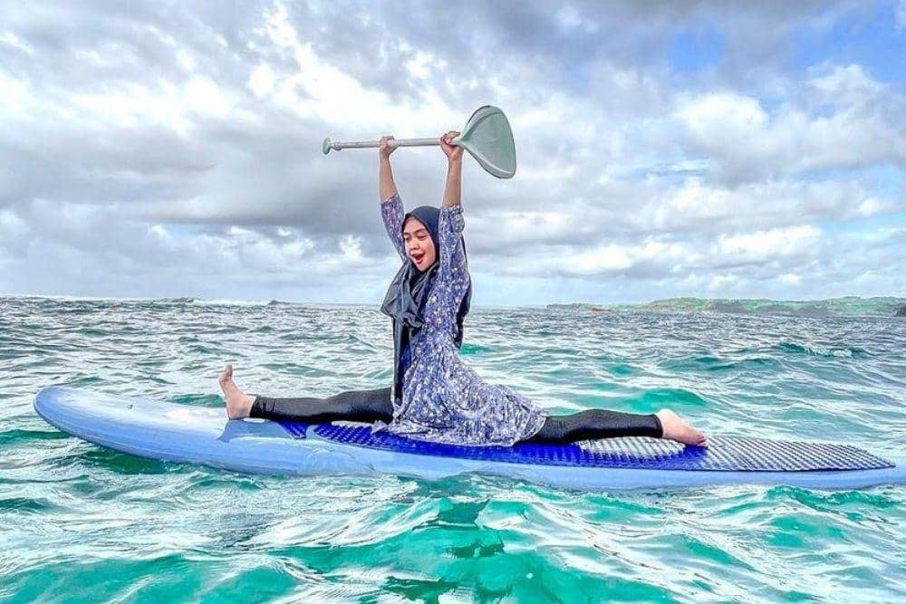 Banyak yang Ekstrem, Intip Aksi Ria Ricis Berolahraga