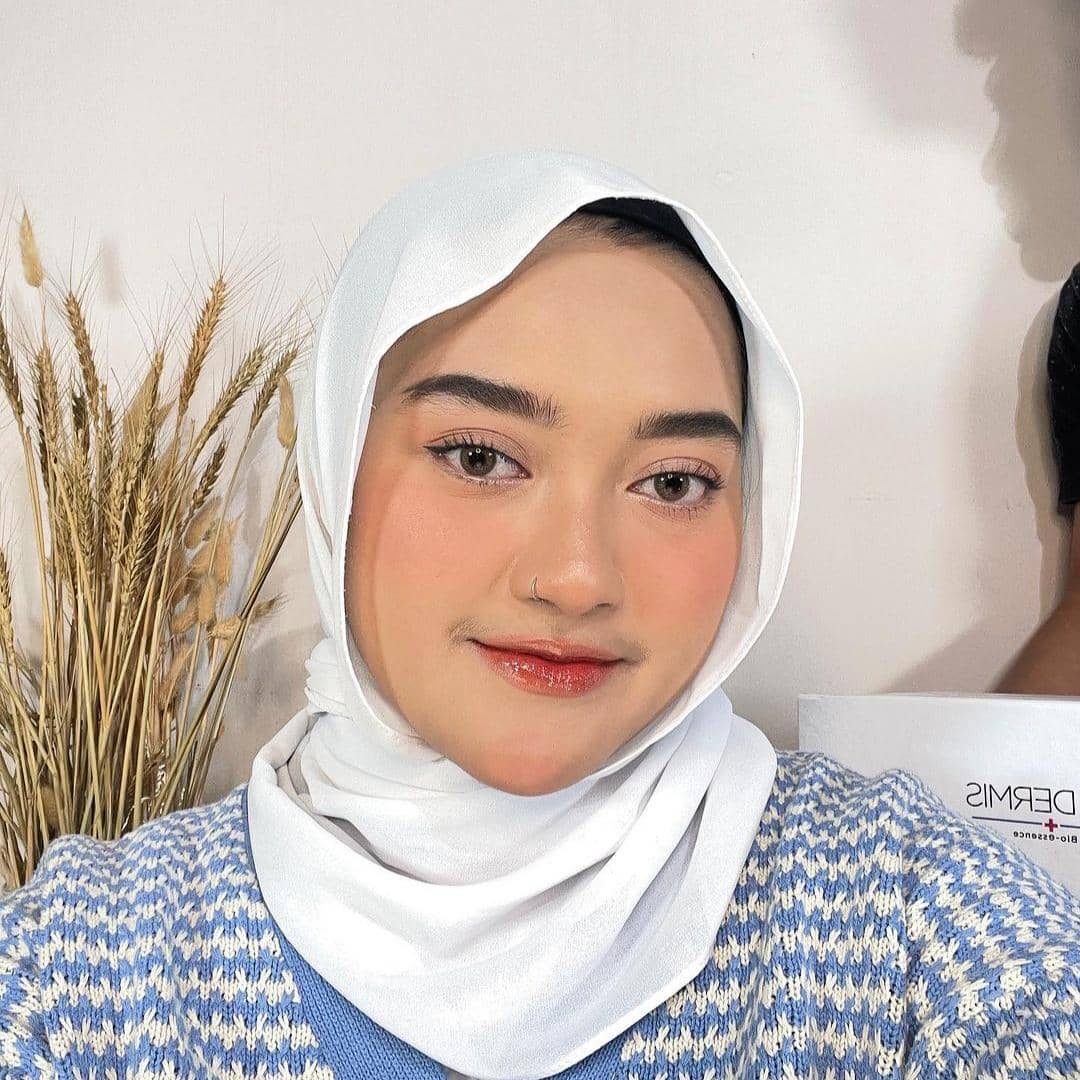 instagram.com/indirakalistha