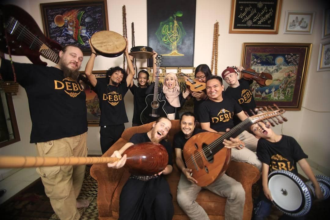 instagram.com/debu.online