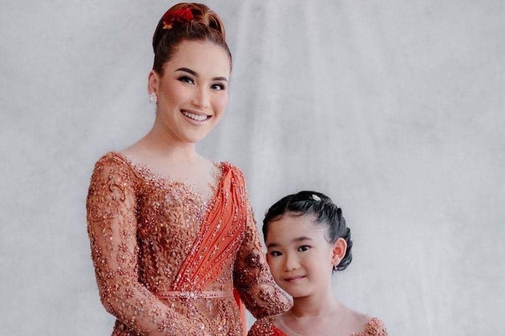 instagram.com/ayutingting92