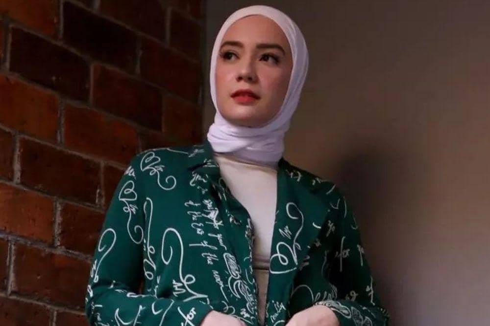 instagram.com/putriannesalokaa