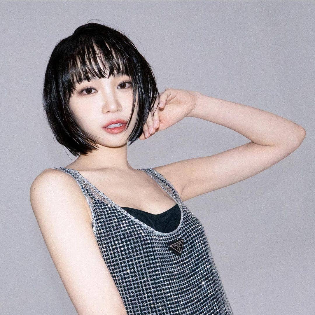 instagram.com/le_sserafim