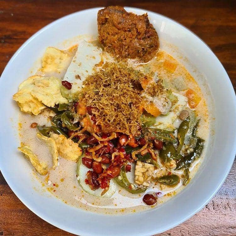 lontong medan (instagram.com/pastinambah)