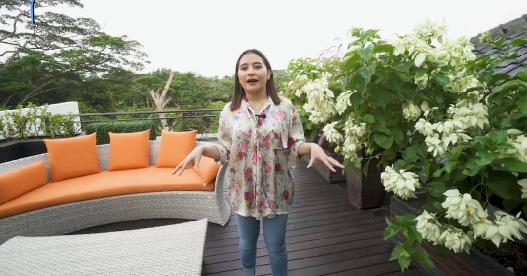 YouTube.com/Prilly Latuconsina