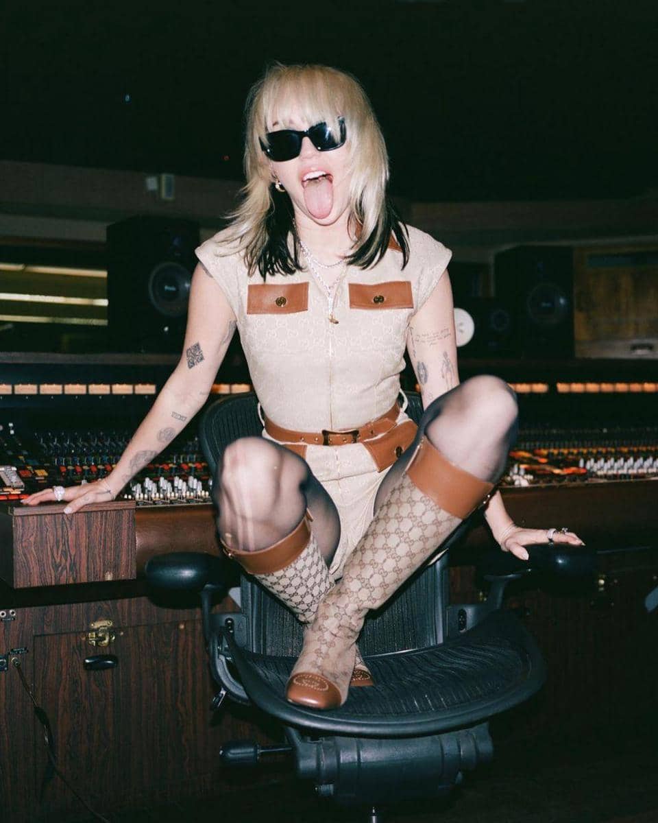 Instagram.com/mileycyrus)