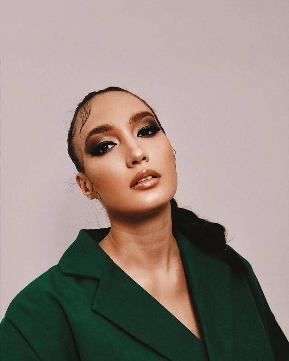 instagram.com/nadinelist/