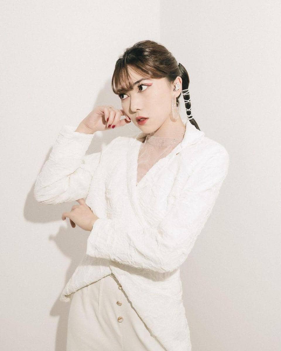 instagram.com/isyanasarasvati/