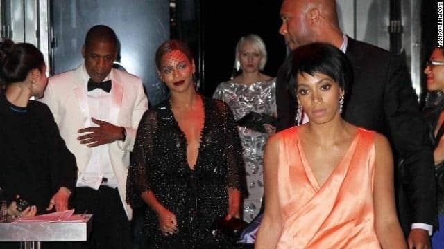 Jay Z, Beyoncé. dan Solange setelah insiden lift (graziamagazine.com)