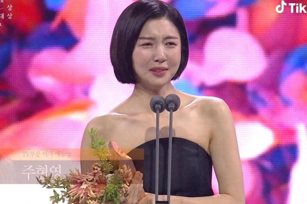 Twitter.com/KoreanUpdates!