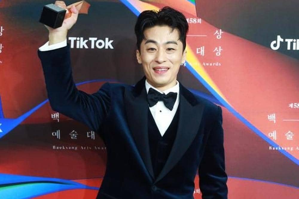 Twitter.com/mikaeelan