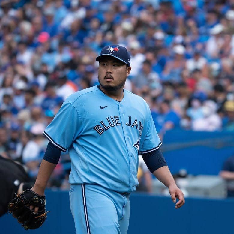 instagram.com/@hyunjinryu325