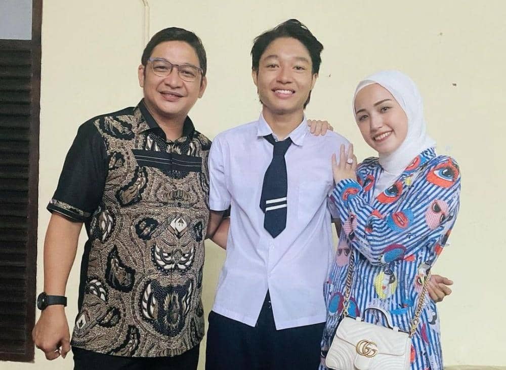 Instagram.com/adeliapasha