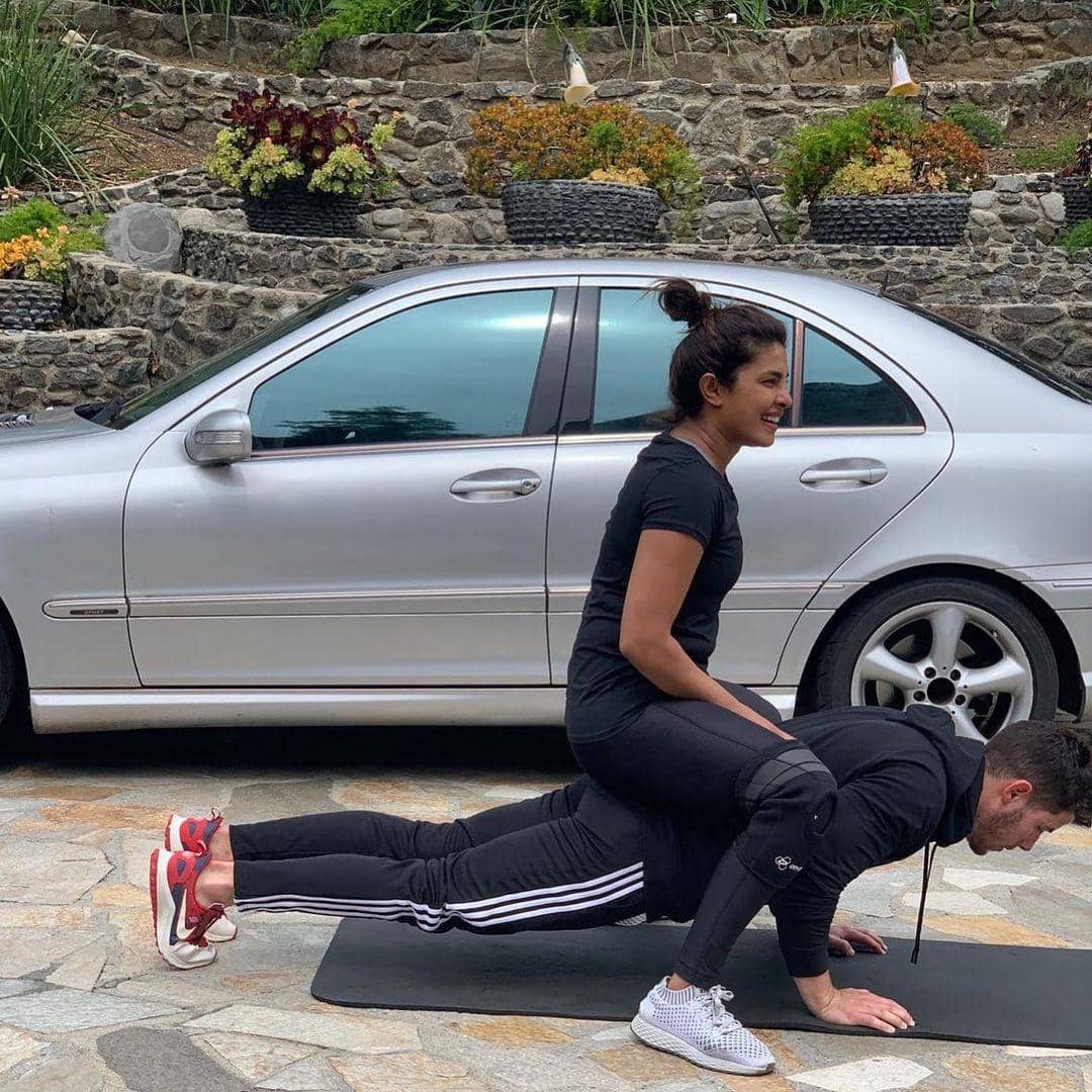 instagram.com/priyankachopra