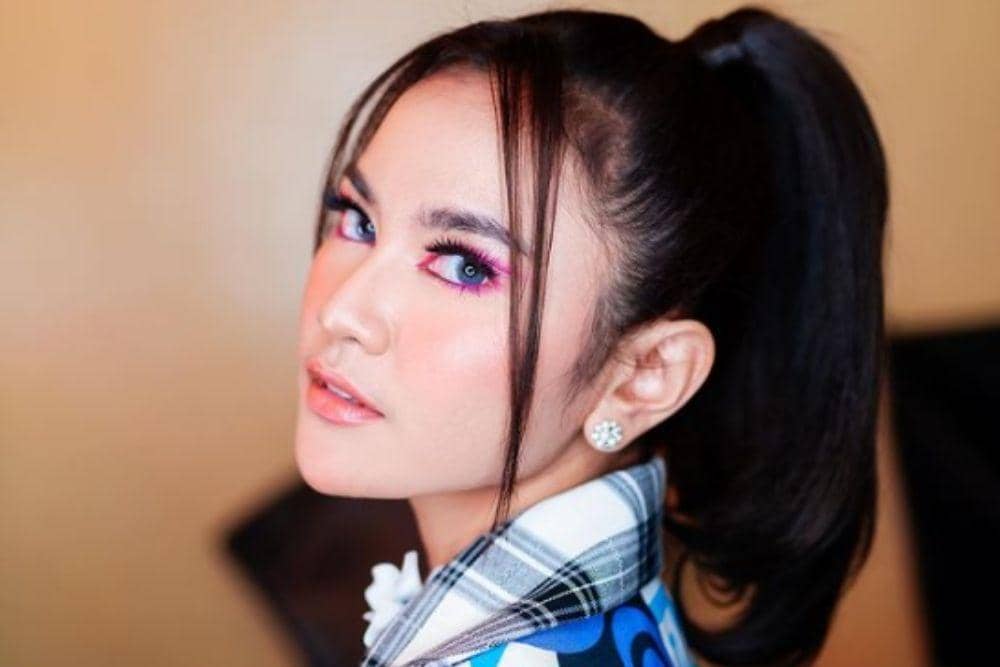 instagram.com/mahaliniraharja