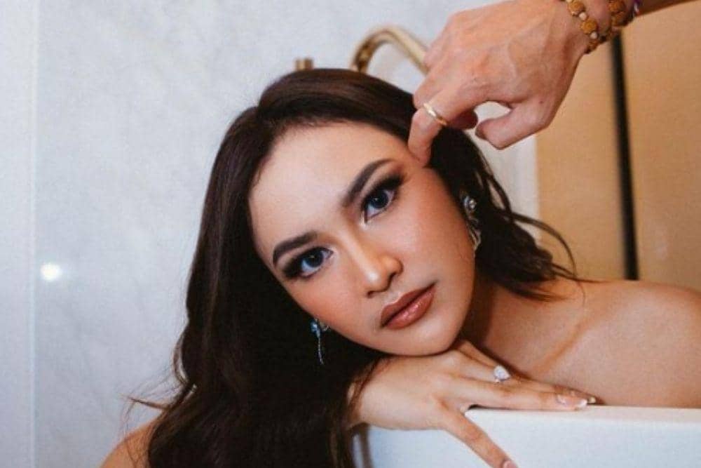 instagram.com/mahaliniraharja