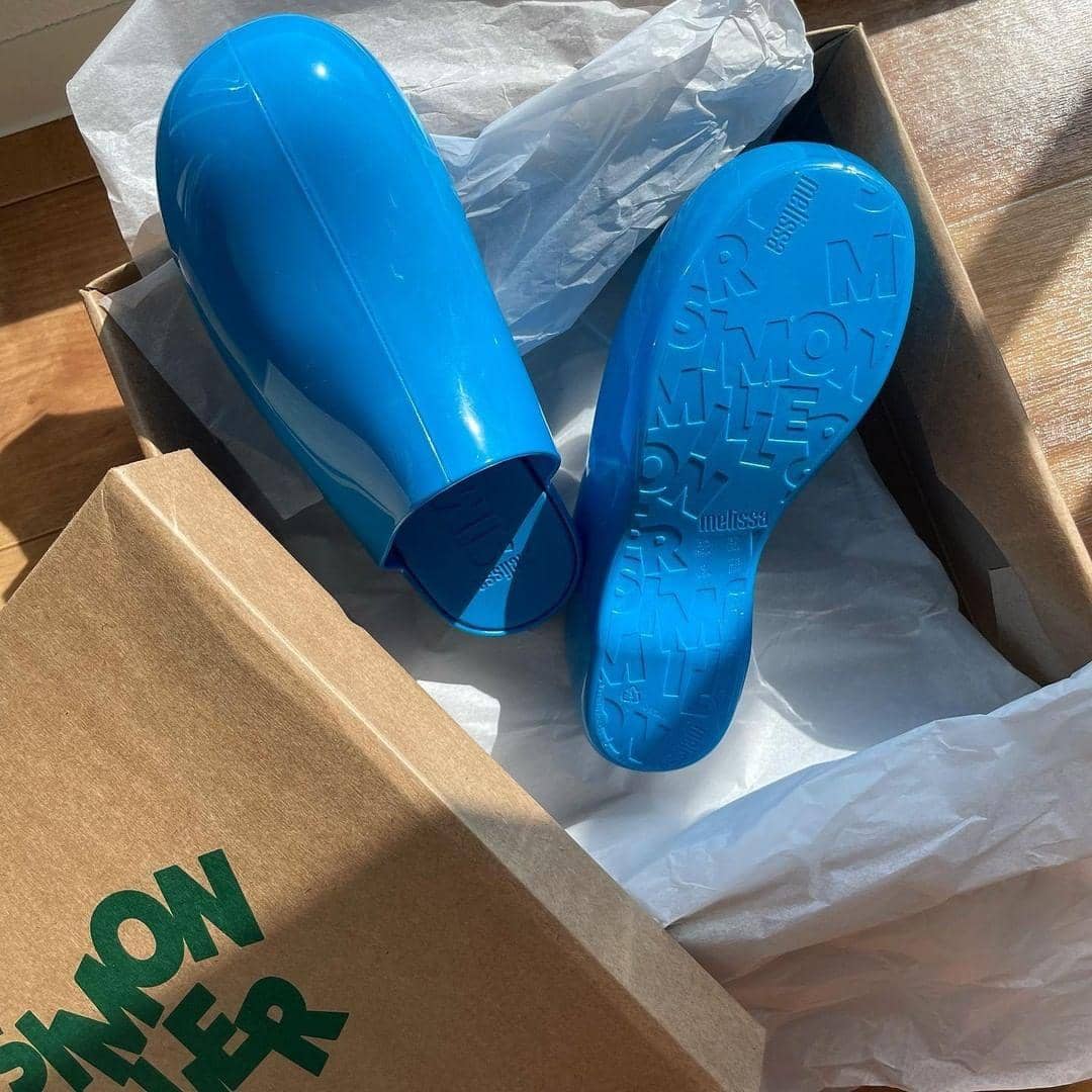 instagram.com/melissaofficial