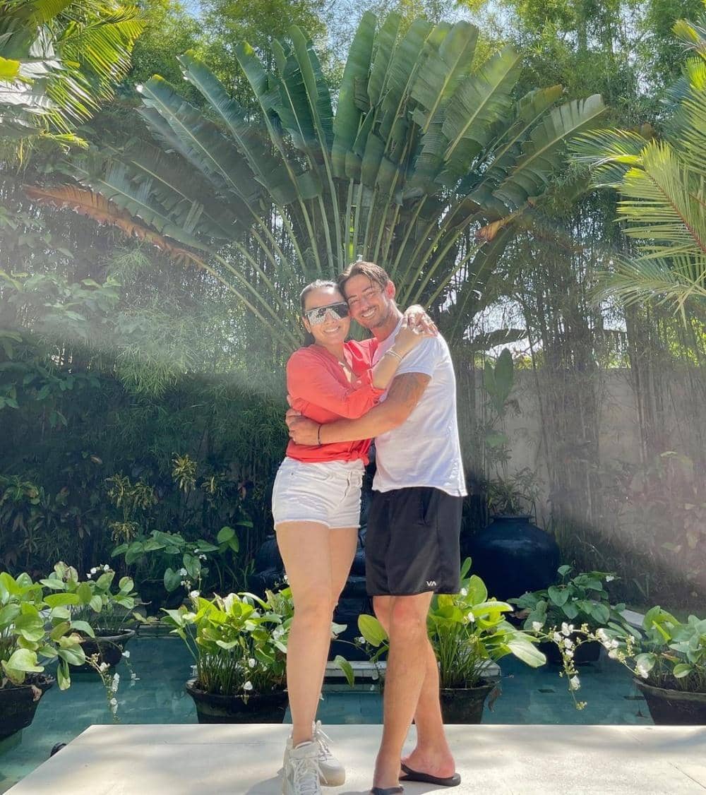 Instagram.com/fitri_salhuteru