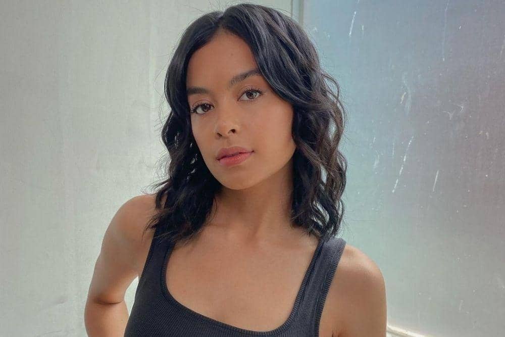 instagram.com/evacelia