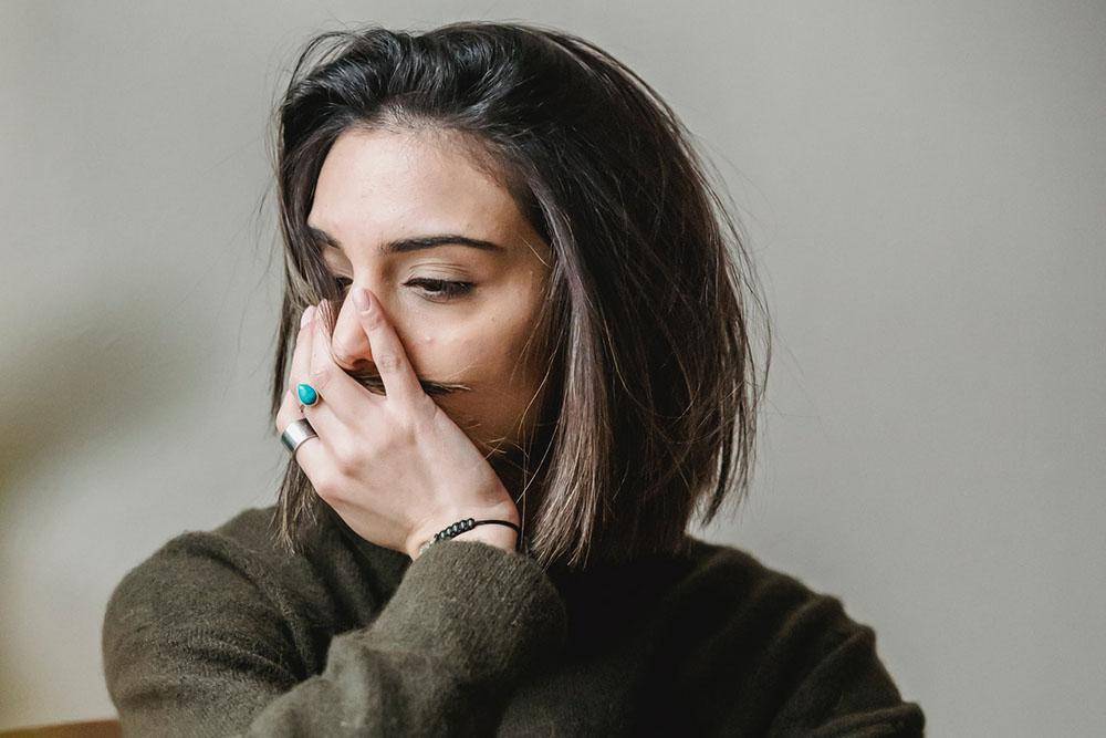 5 Cara Mengatasi Overthinking dalam Hubungan Asmara