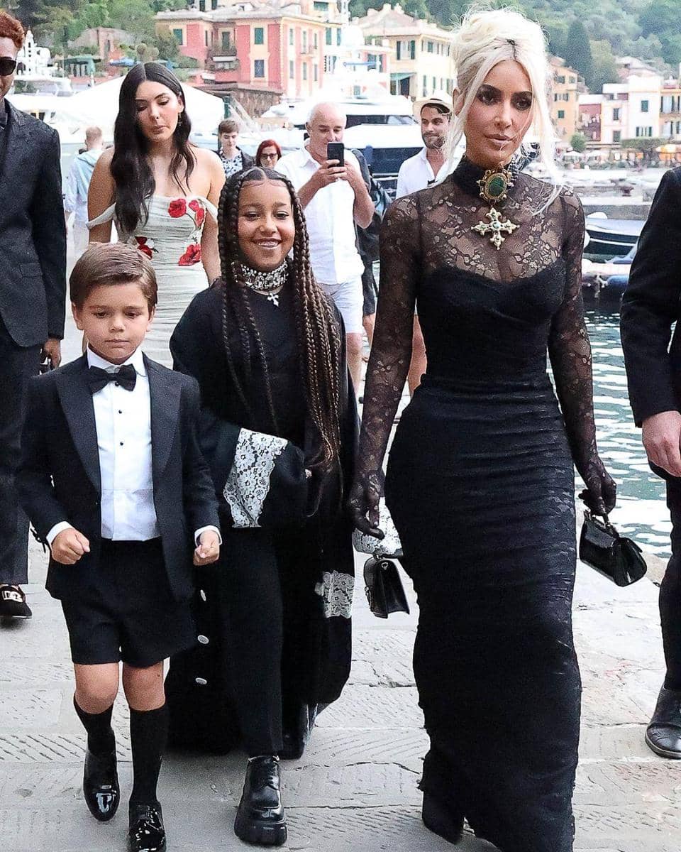 instagram.com/enews