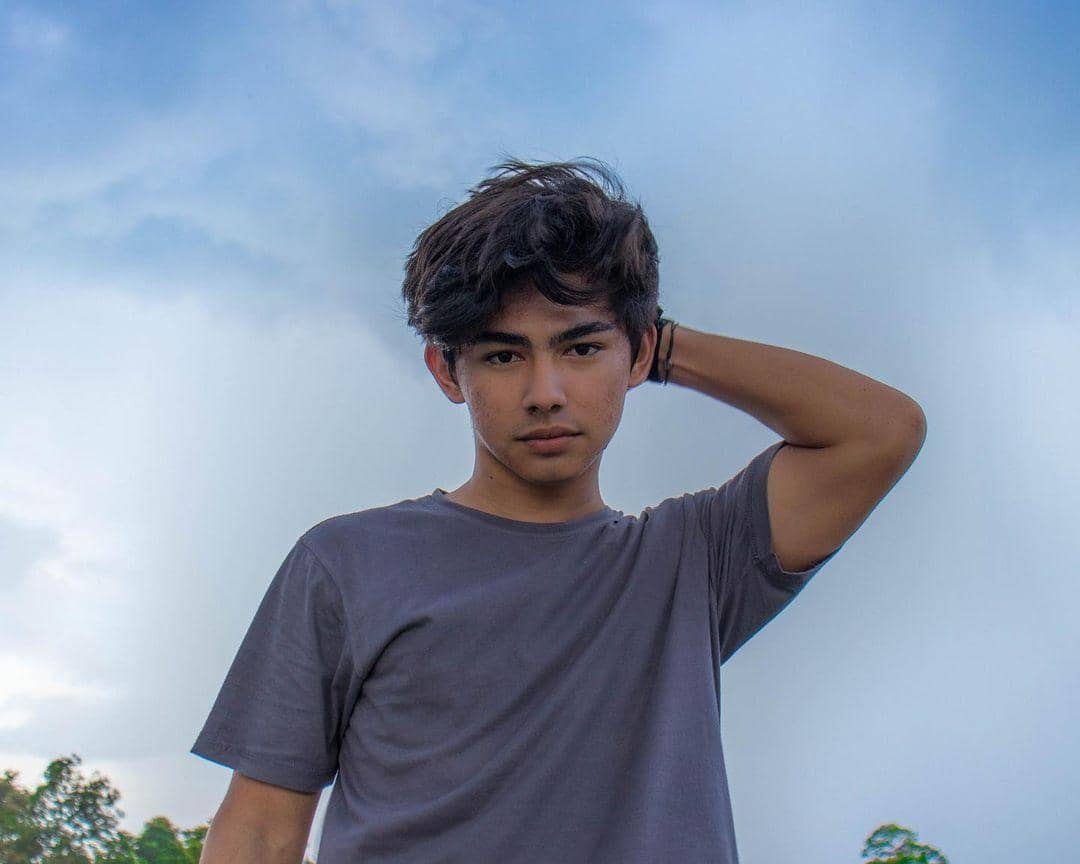 instagram.com/andrewkalaweit