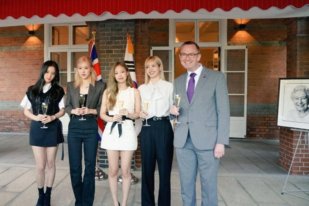 Twitter.com/UKinKorea