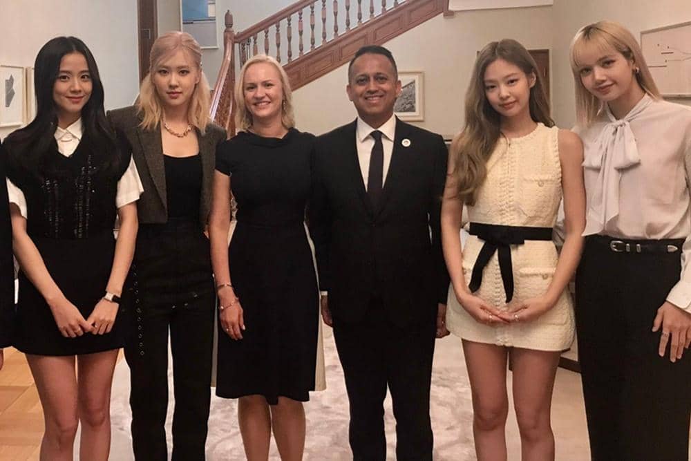 Twitter.com/Nikmehta33