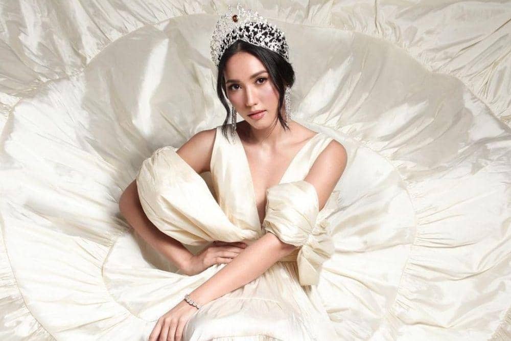 instagram.com/laksmideneefe