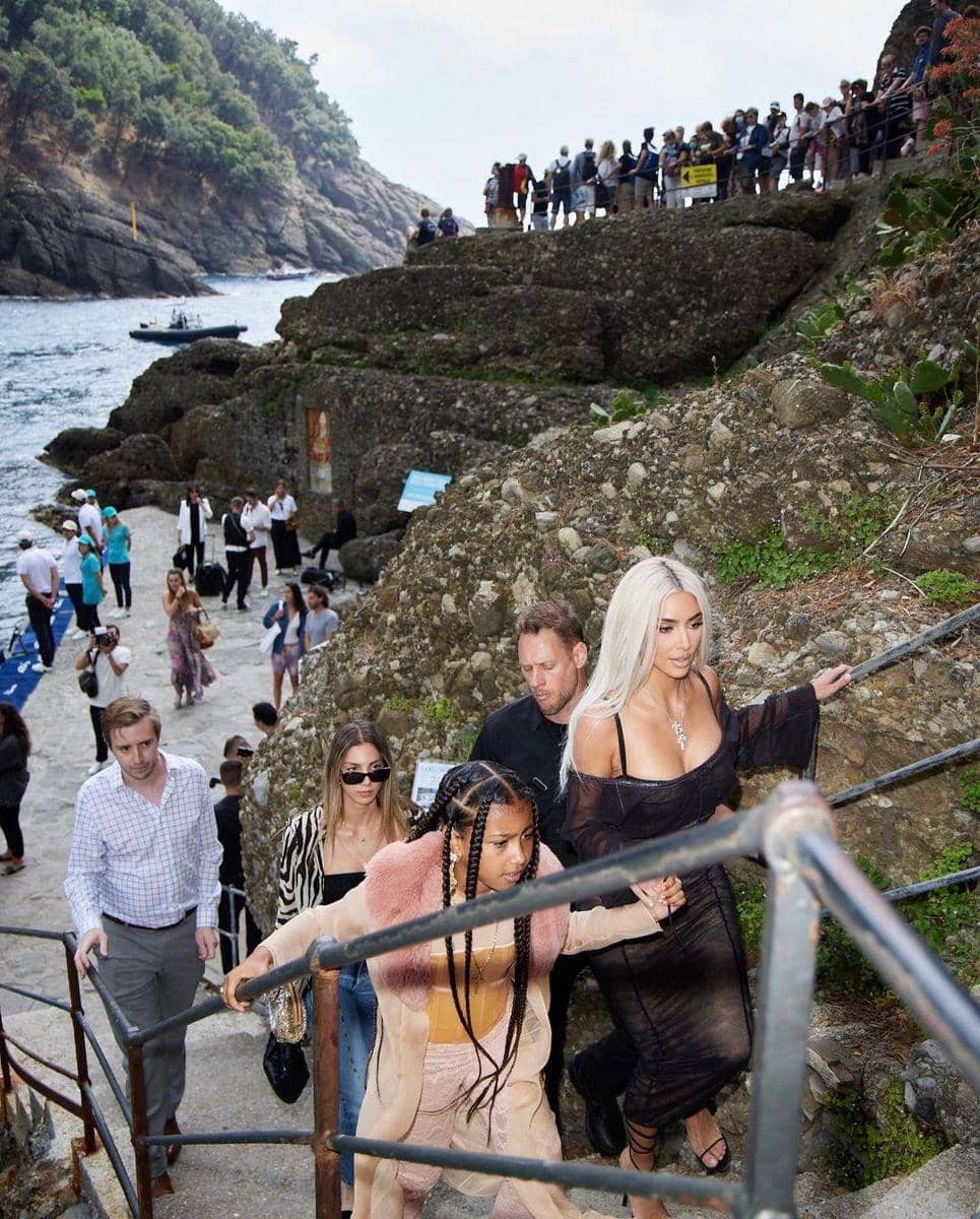 instagram.com/kimkardashian