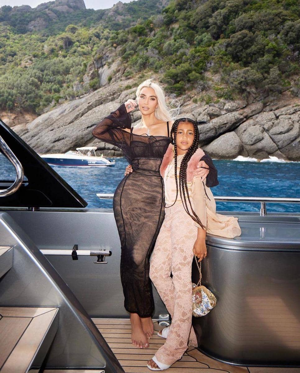 instagram.com/kimkardashian