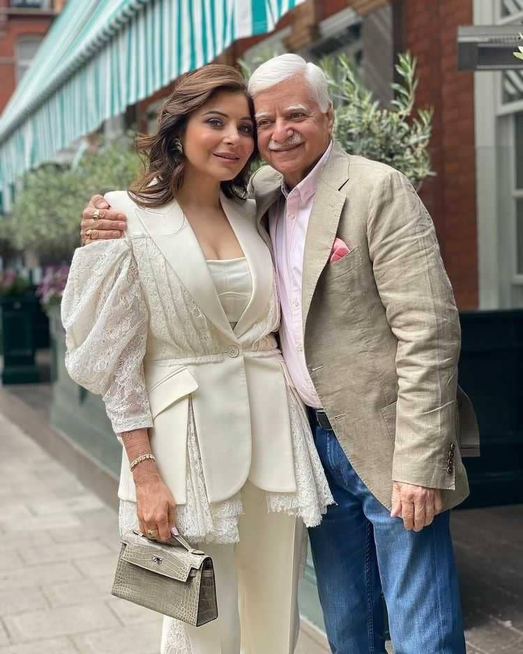 Instagram.com/kanik4kapoor