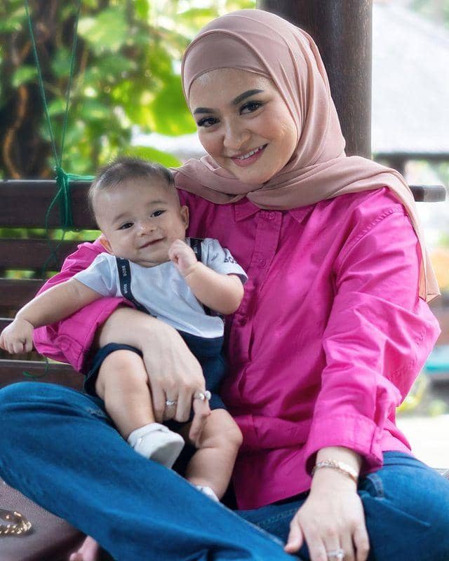 Instagram.com/nathalieholscher